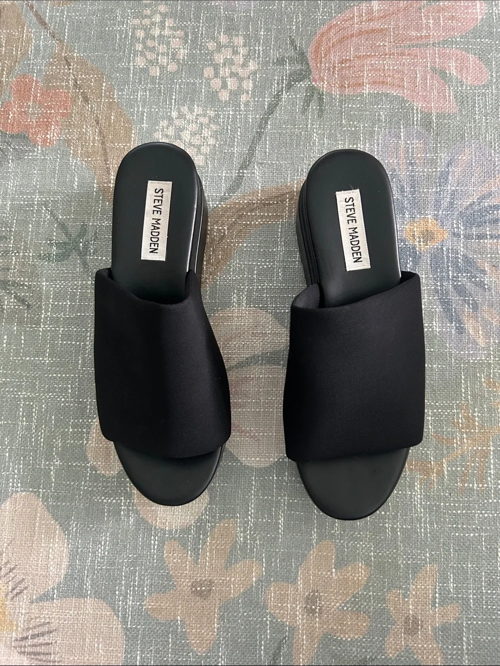 Cute Steve Madden 90s Chunky Black Platform Sandals